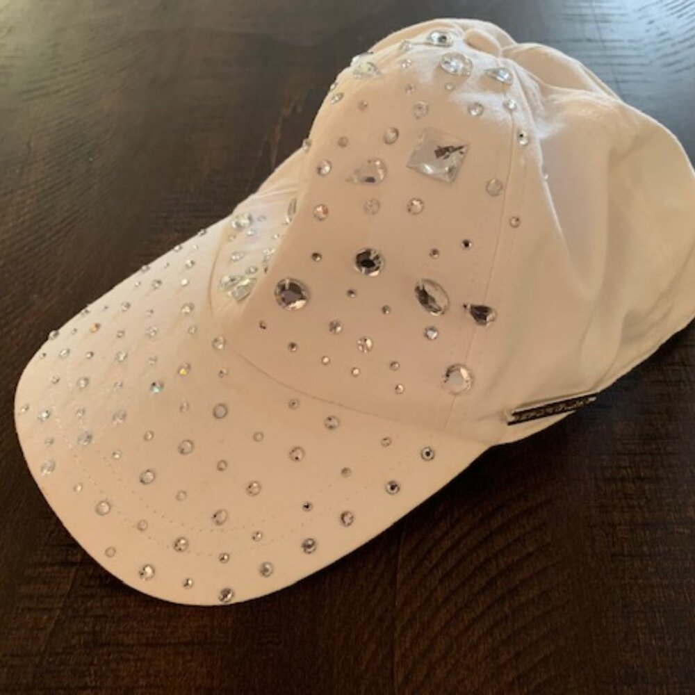 Sportalm white cap with rhinestones